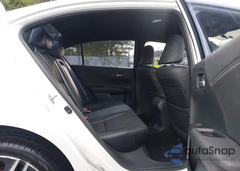 2016 Honda Accord Sport z USA, uszkodzony, nr VIN 1HGCR2F52GA139070